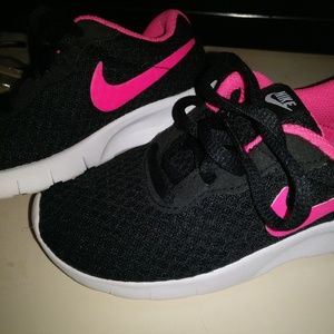 Girls (kids) * NWOB * nike tennis shoes